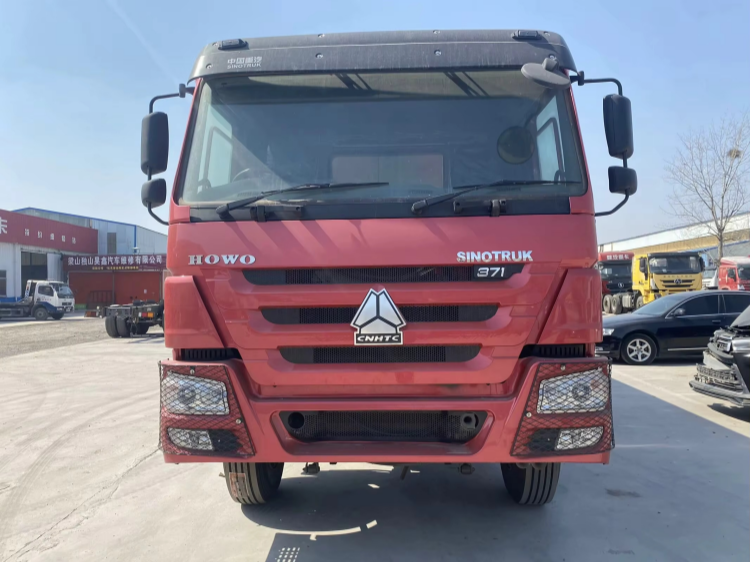Remanufactured SINOTRUK Howo Dump Truck 8×4 6 Remanufactured Sinotruk Dump Truck 8×4