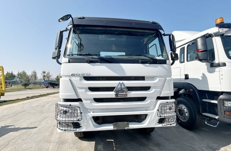 Remanufactured SINOTRUK Howo Chassis Truck 6×4 4 remanufactured howo chassis truck in Zimbabwe
