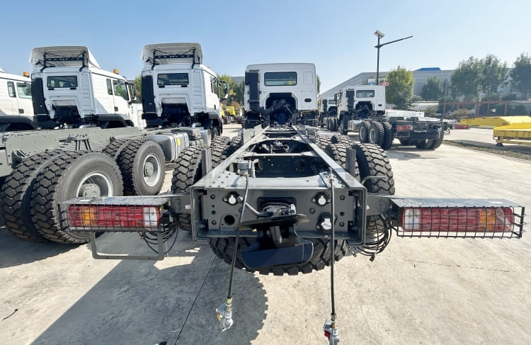 Remanufactured SINOTRUK Howo Chassis Truck 6×4 6 remanufactured howo chassis truck in Zimbabwe