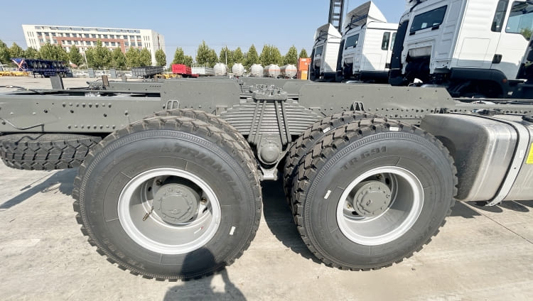 Remanufactured SINOTRUK Howo Chassis Truck 6×4 9 remanufactured howo chassis truck in Zimbabwe