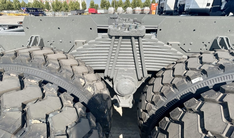 Remanufactured SINOTRUK Howo Chassis Truck 6×4 8 remanufactured howo chassis truck in Zimbabwe