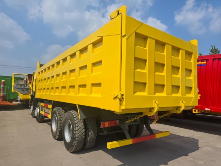 Reman Sinotruk Howo 8x4 371 Tipper Truck 3 Genuine Reman Sinotruk Howo 8x4 Tipper Truck 371 for Sale in Sierra Leone
