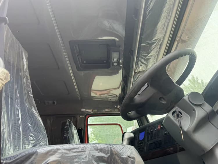 Reman Howo 371 8x4 Tipper Truck 8 Genuine Reman Howo 8x4 Tipper Trucks 371 in Benin